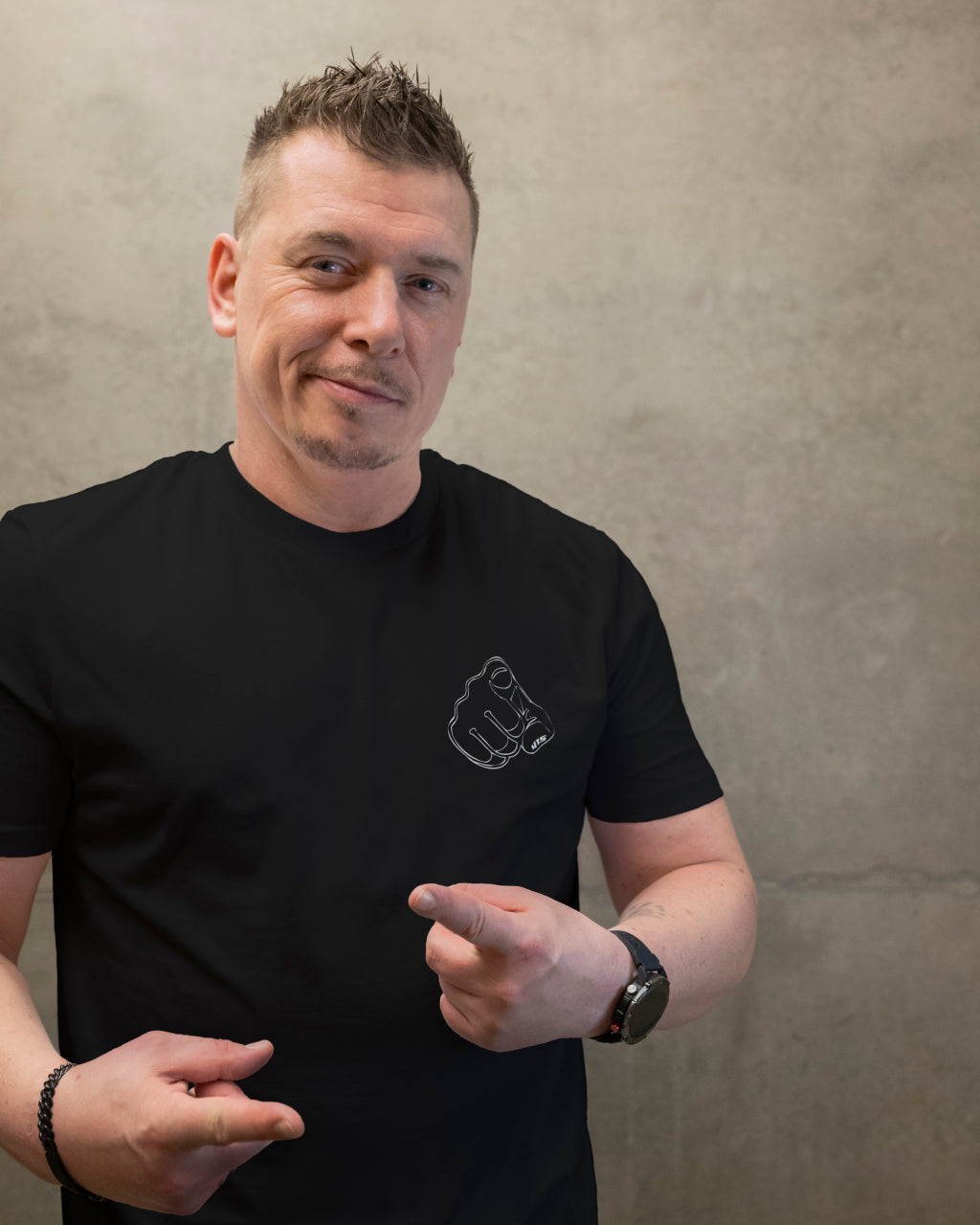 SALUT T-SHIRT BLACK